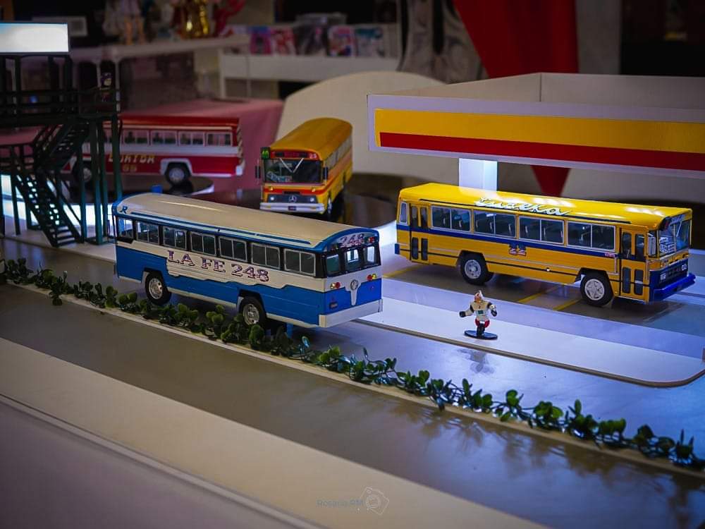 Bus a escala 1