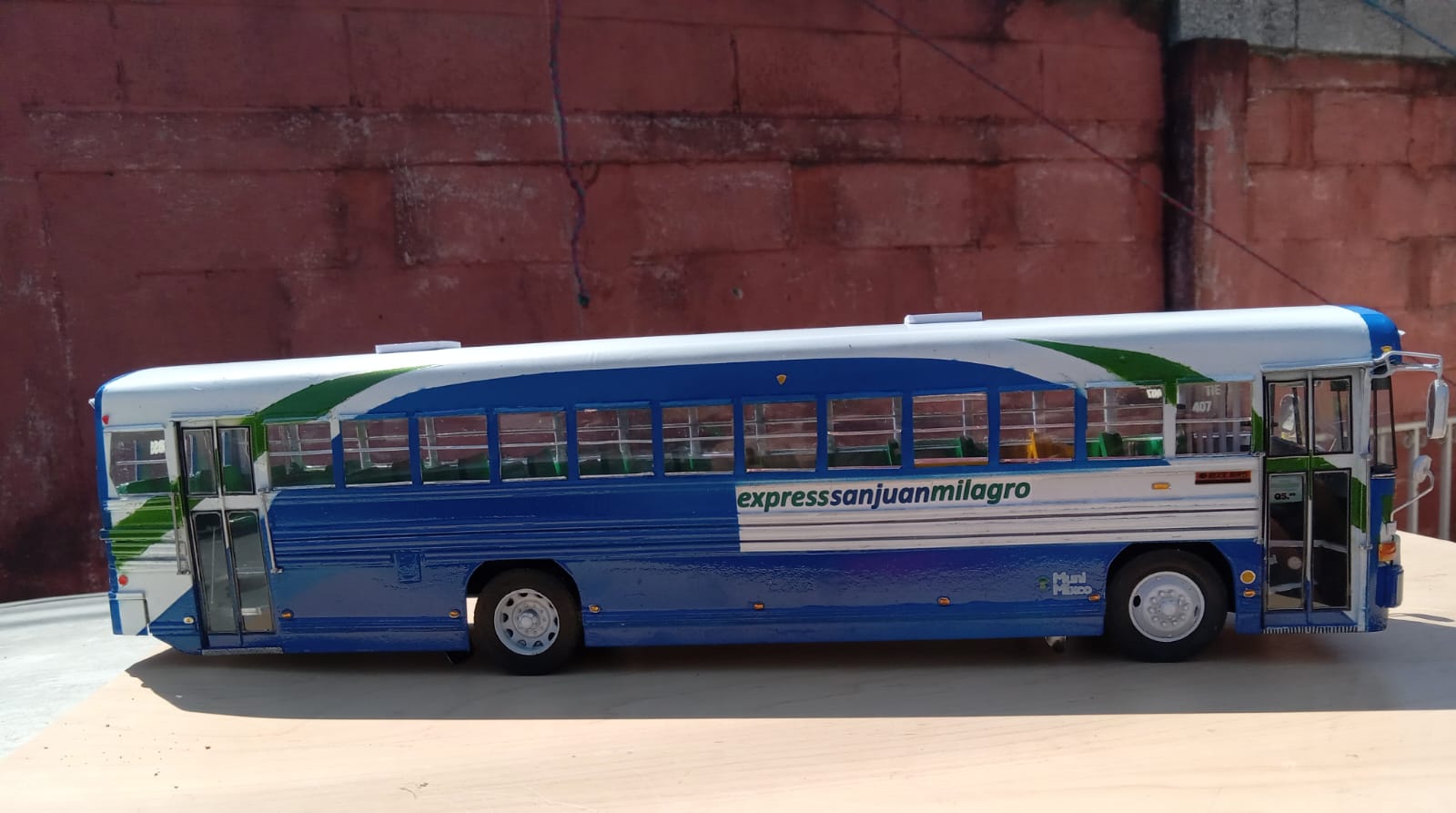 Bus a escala 2