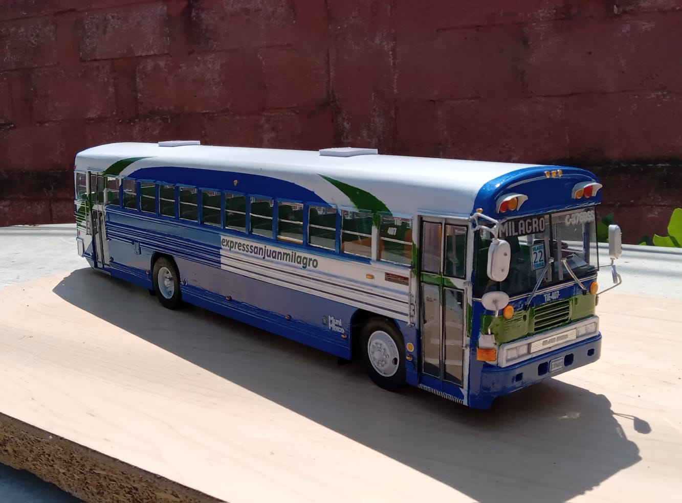 Bus a escala 2